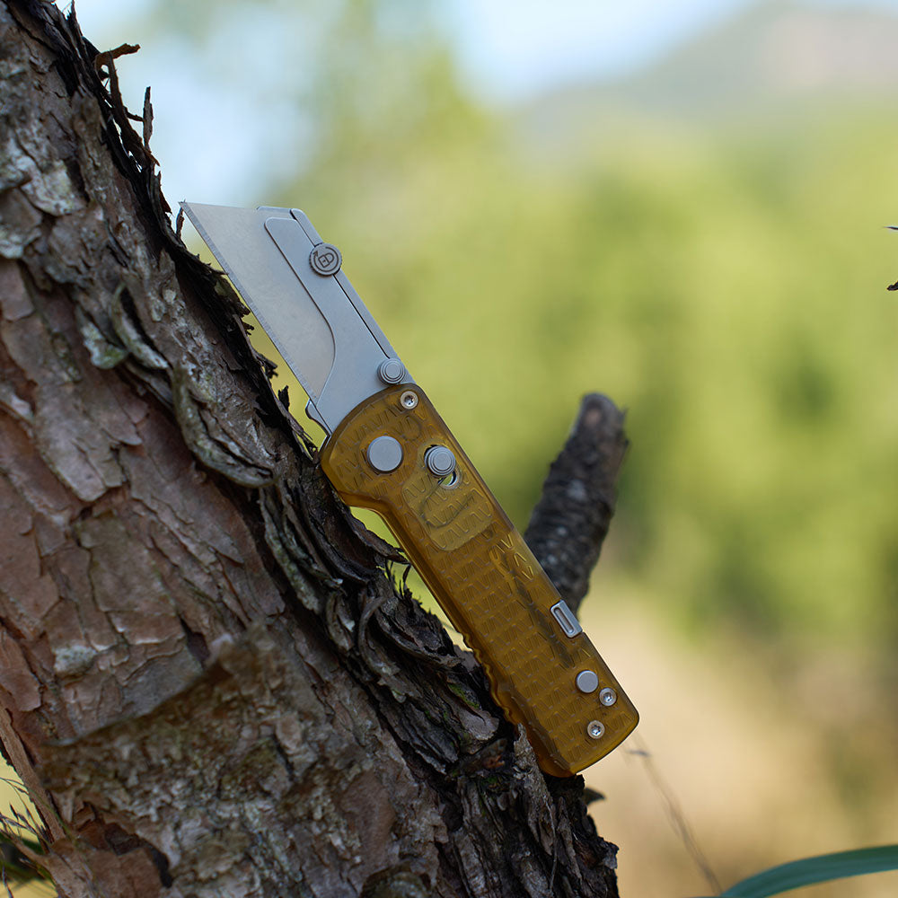 U1 Pro Ultem Utility Knife With Folding Screwdriver, Quick Change Blade (Amber Transparent)