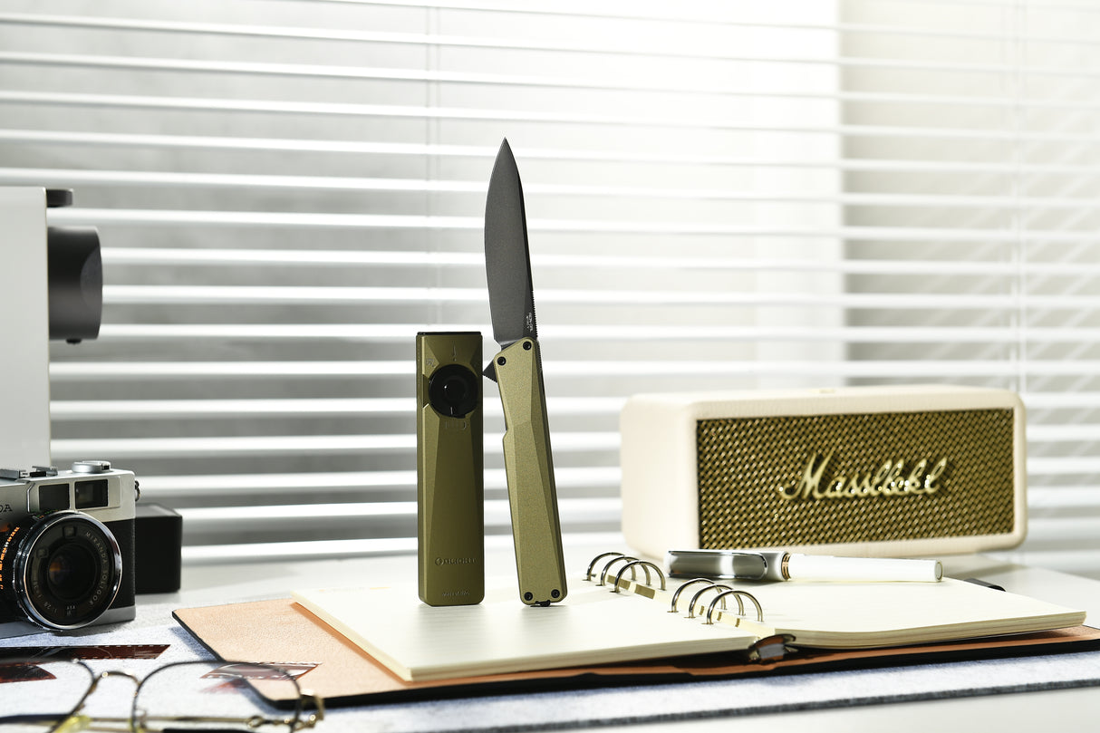 AION Folding  Knife & OLIGHT Arkfeld Ultra Flashlight Bomber Combo